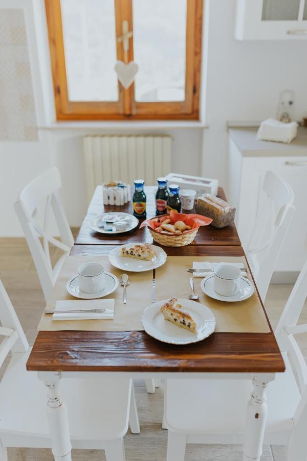 Bed and Breakfast La Tana Dei Tassi Ascoli Piceno Exterior foto